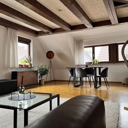 Hidden Gem: Zentrale Maisonette-wohnung *